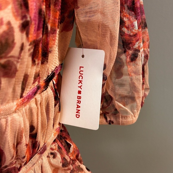 NWT Women’s Floral Sheer & Flowy Romantic Date Night Top Size Medium​​ - Picture 4 of 9